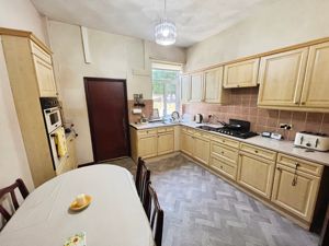 Kitchen- click for photo gallery